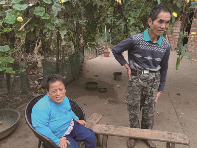 <b> 癱瘓 20 多年病痛折磨半生的她笑著說</b>