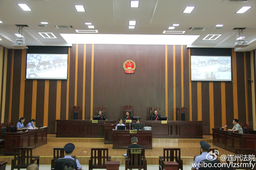 <b>广东清远村霸行凶砍人八年至今拒赔医药</b>