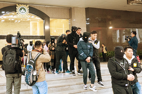 <b>最少已營運逾兩年 去年在澳非法刷卡12</b>