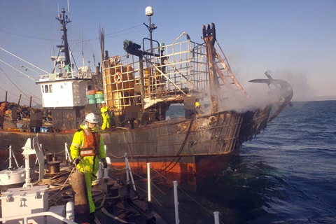 <b>韓國船起火釀死傷 一名中國公民失蹤</b>