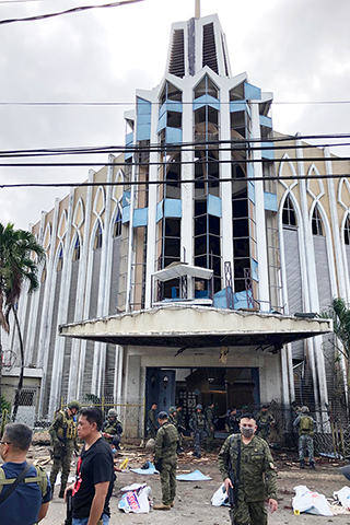 <b>菲連環爆炸至少27人喪生 杜特爾特怒斥</b>