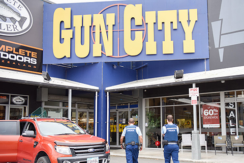 <b>禁持半自動武器及突擊步槍 新西蘭頒禁</b>