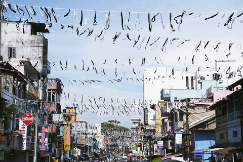 <b>傷心的科倫坡——市民悼念爆炸遇難者</b>