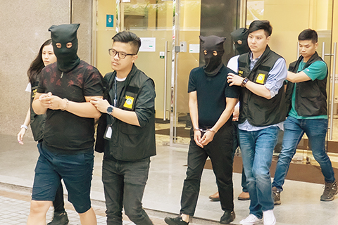 <b>�̓r�������T �����ԼٓQ�� ��Ů���Ϯ�</b>