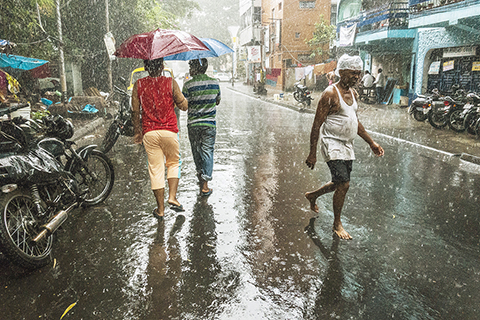 <b>印度西部強降雨至少28人死亡 孟買連日</b>