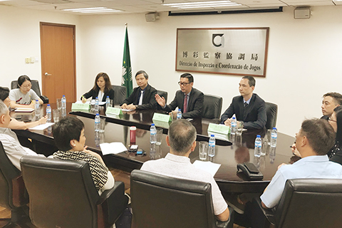 <b>���O���c����ߌӼ������н��ˈF�w����</b>