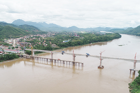 <b>中老鐵路跨湄公河特大橋 提前七個月實</b>