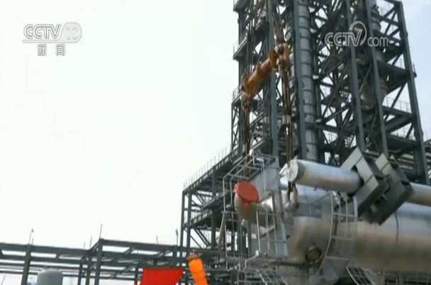 国际社会期待两会新举措增强世界发展信心