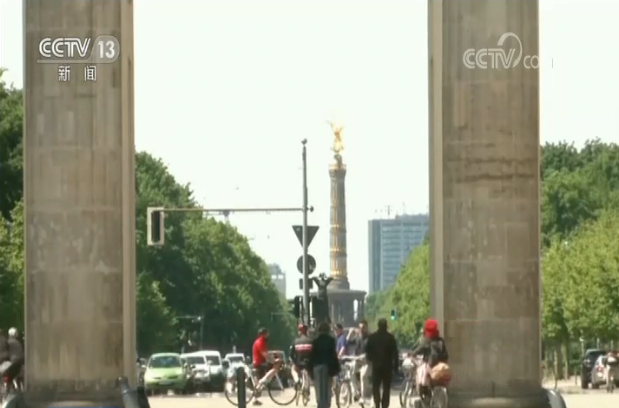 国际社会期待两会新举措增强世界发展信心