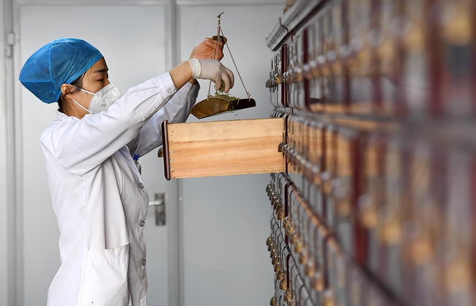 我国疫情防控工作重心从“防感染”转向