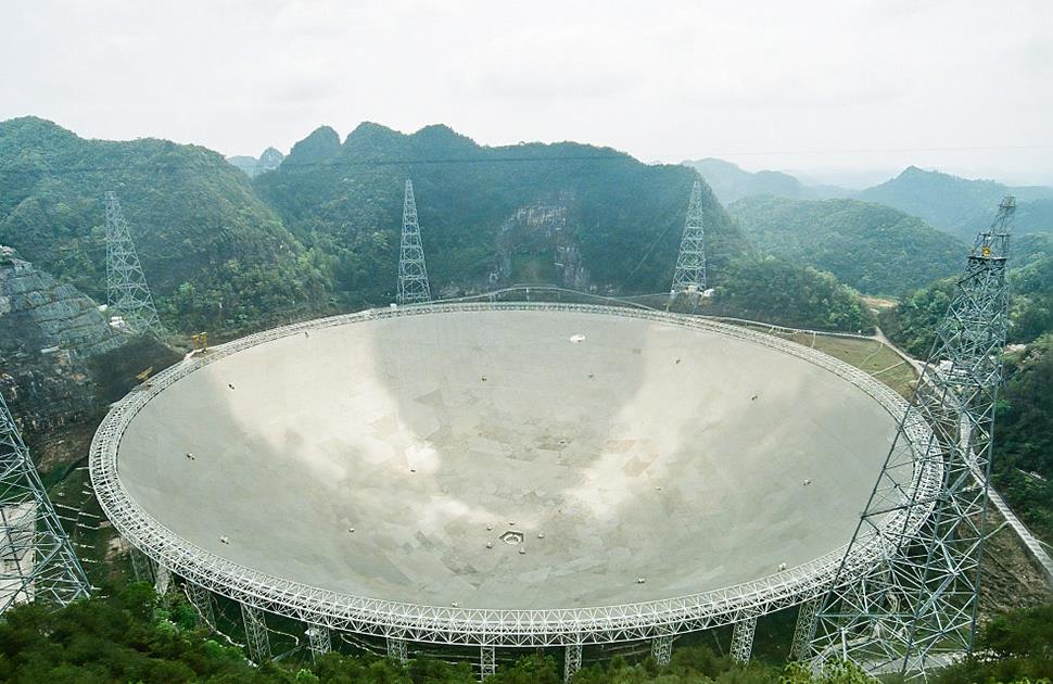 加强基础研究 打造原始创新策源地