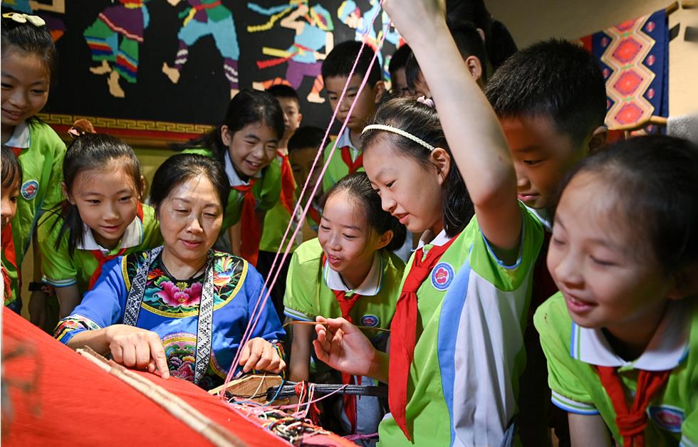 了解民族文化 增强民族自豪感 当非遗走