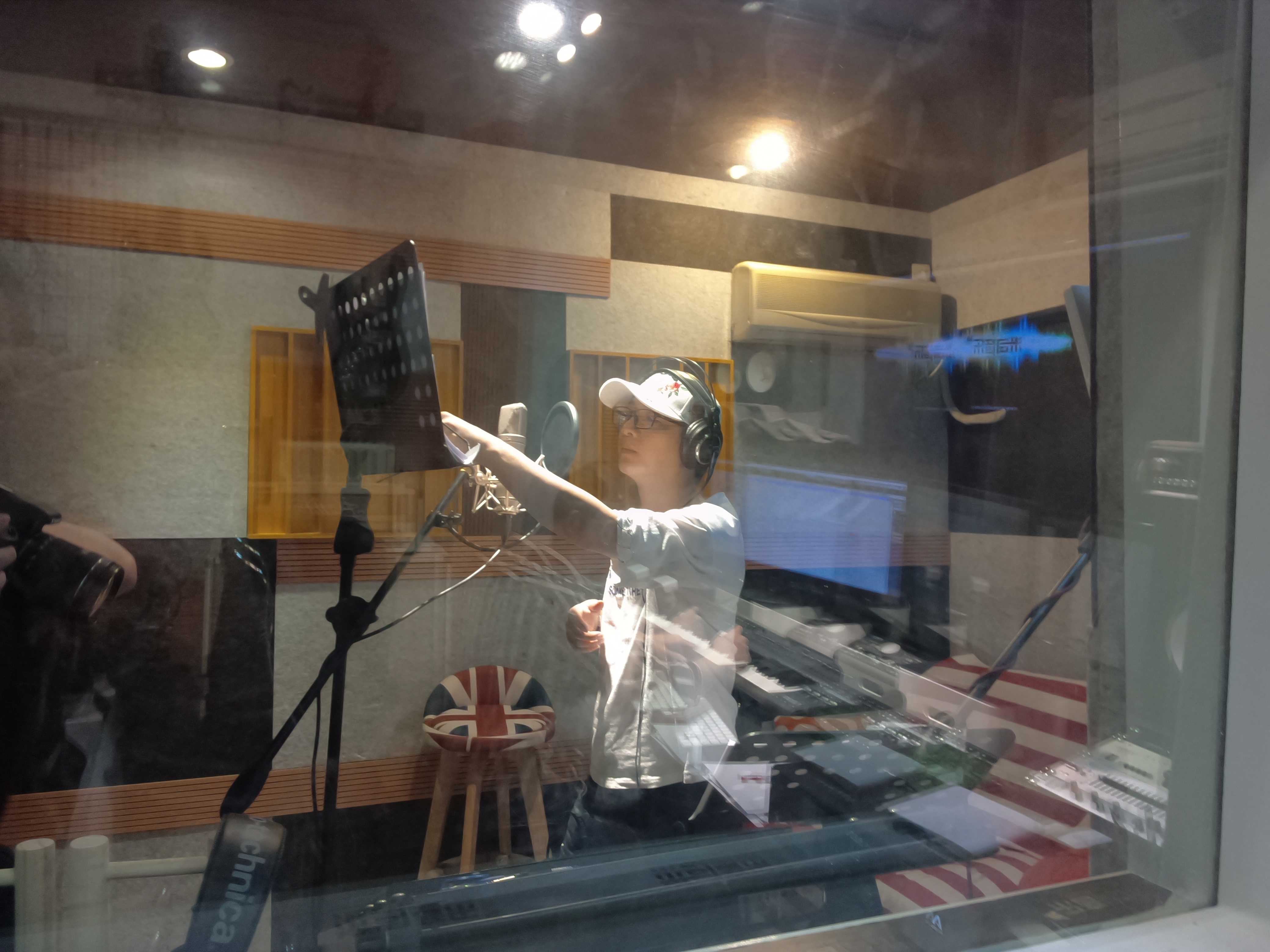 <b>十年兄弟歌声传情谊, 文龙讲述一起跳</b>